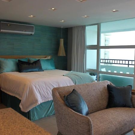 Enchanted 17 Jewel Beachfront Luquillo -Pool Екстер'єр фото
