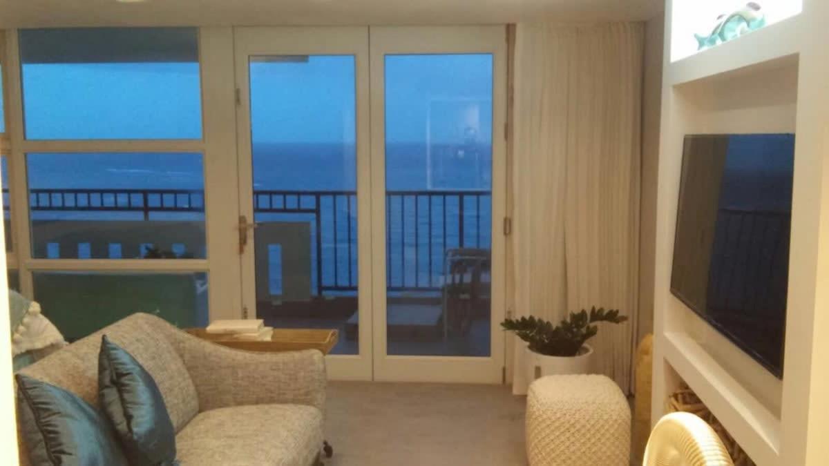 Enchanted 17 Jewel Beachfront Luquillo -Pool Екстер'єр фото
